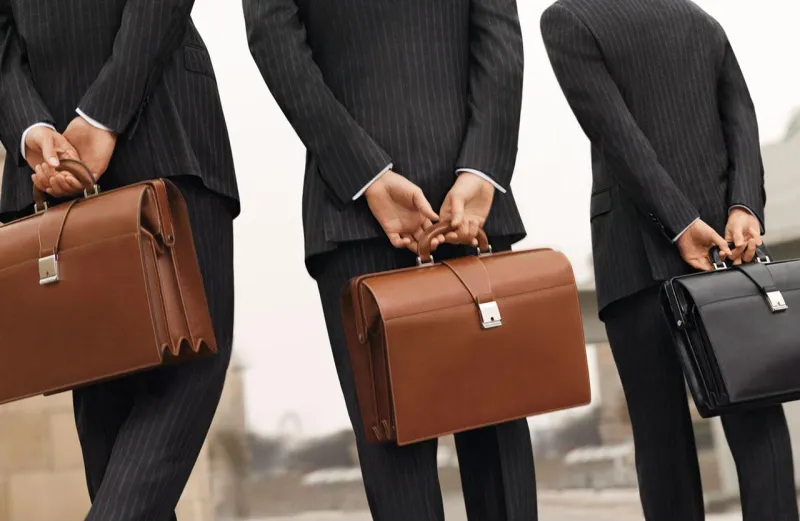 إليك أجمل شنط اليد الرجالي من مونت بلانك