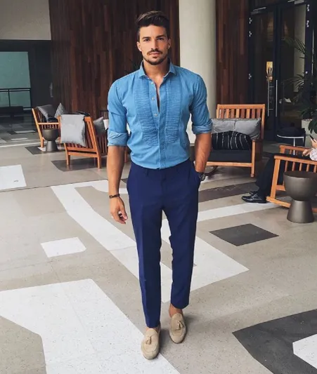 أساليب متنوعة لارتداء قميص الدنيم بأناقة مبهرة