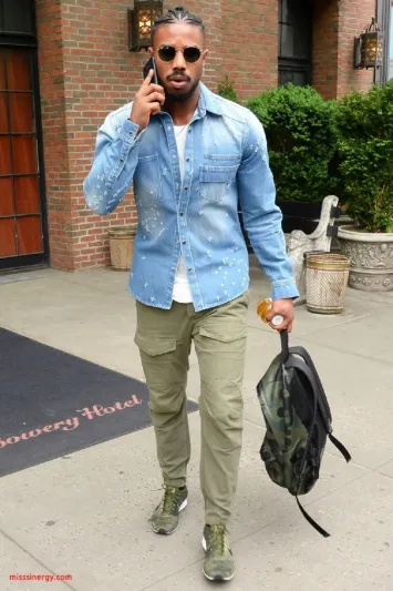 أساليب متنوعة لارتداء قميص الدنيم بأناقة مبهرة