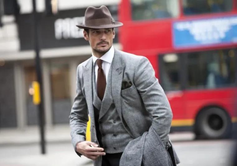 الجعبات تزين الملابس الرجالية الخارجية... هكذا تستفيد منها