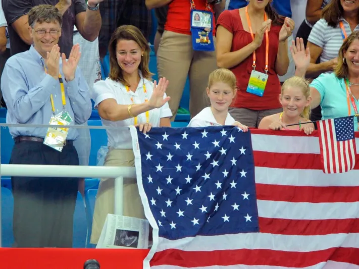 ثروتهما تتجاوز 98 مليار دولار.. نظرة على حياة أشهر ثنائي في عالم الأعمال