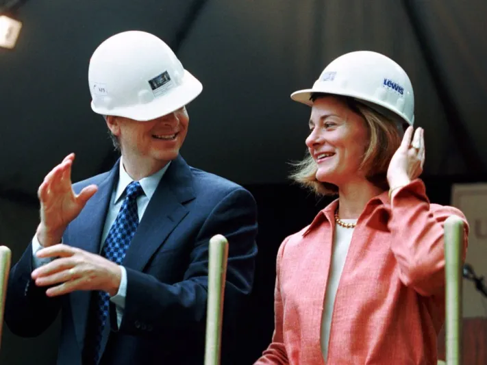 ثروتهما تتجاوز 98 مليار دولار.. نظرة على حياة أشهر ثنائي في عالم الأعمال