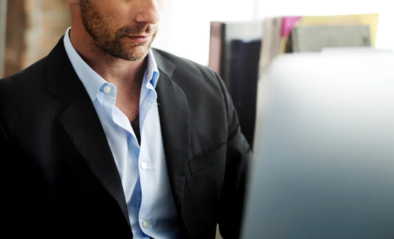 هل يجب أن يحصل المديرين التنفيذيين على علاوات بناءً على أدائهم المالي فقط؟