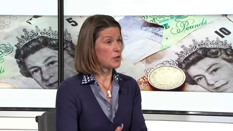 من هي الصحفية التي أجرت حوار "بلومبيرغ" مع ولي العهد محمد بن سلمان؟