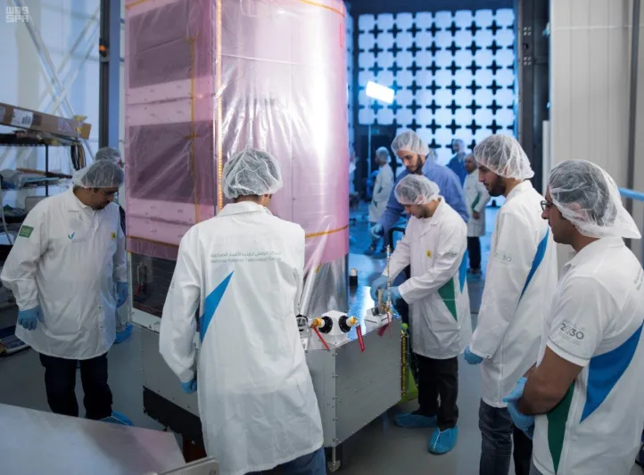 الانتهاء من تصنيع قمرين صناعيين جديدين.. وهذا موعد إطلاقهما