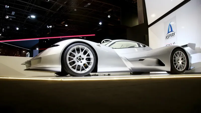 شركة يابانية تكشف عن سياراتها الخارقة بقيمة 3.6 مليون دولار! (فيديو)