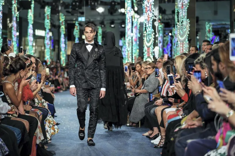 «دبي» تستضيف أكبر حدث عالمي لعلامة «دولتشي أند غابانا» (فيديو)