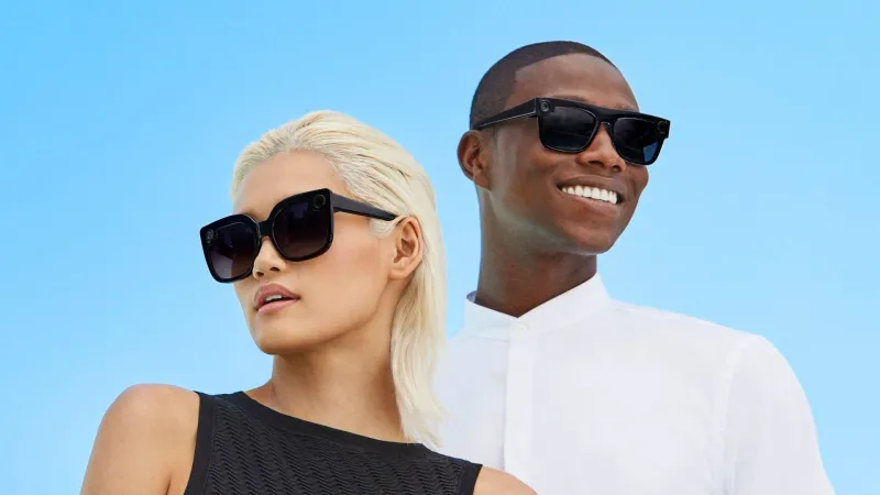  نظارة Spectacles تصل إلى الإمارات (فيديو)