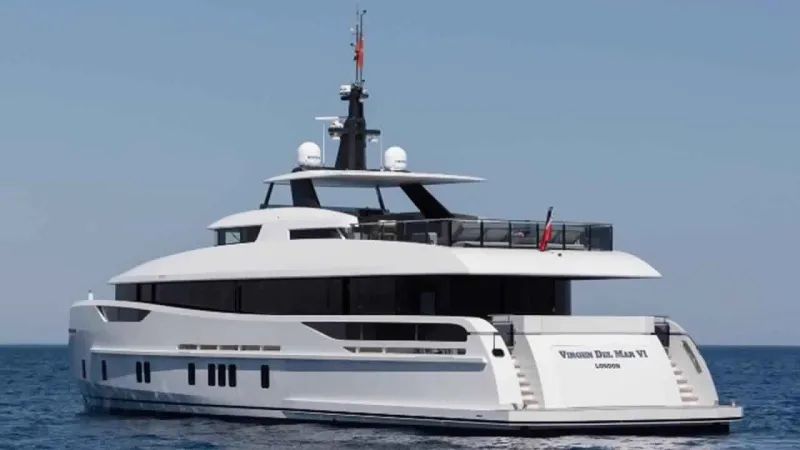 سوبر يخت « فيرجين ديل مار VI» بطول 31 مترًا فقط (فيديو)