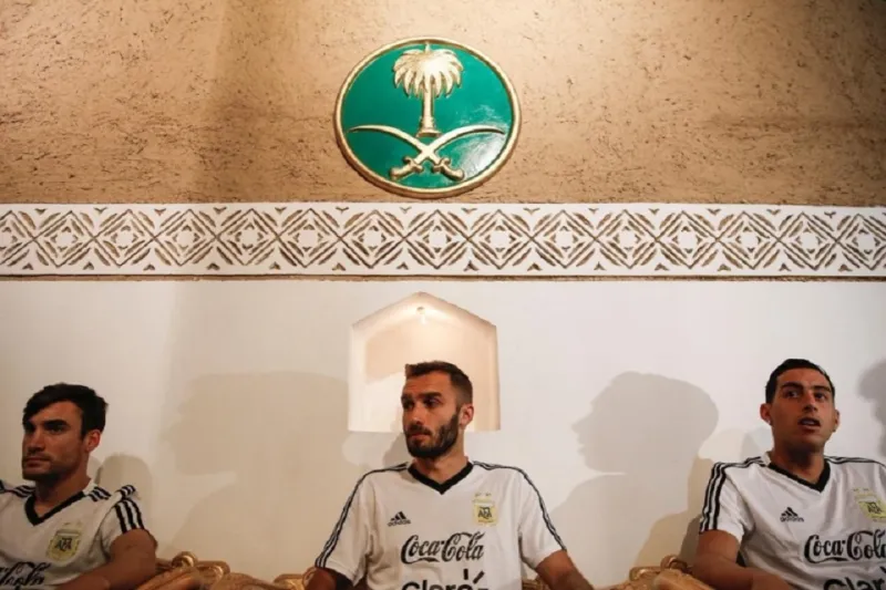 كيف قضى نجوم البرازيل والأرجنتين ليلتهم في السعودية؟ (فيديو وصور)