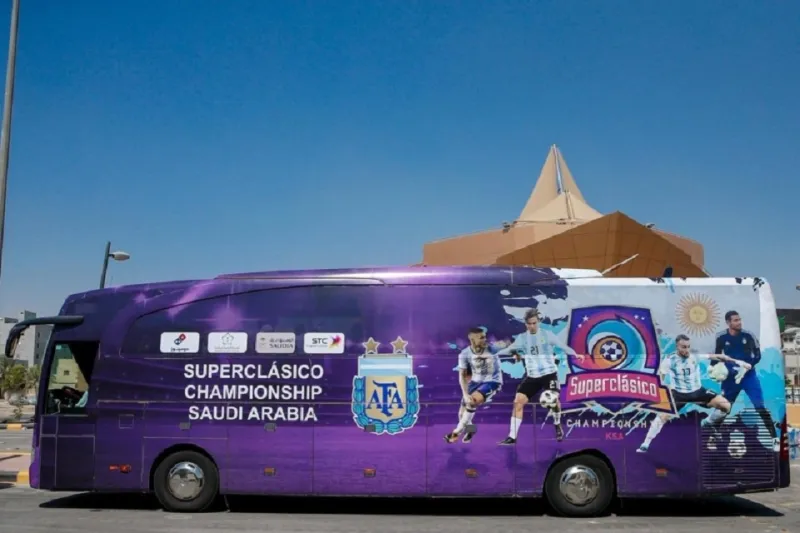 كيف قضى نجوم البرازيل والأرجنتين ليلتهم في السعودية؟ (فيديو وصور)