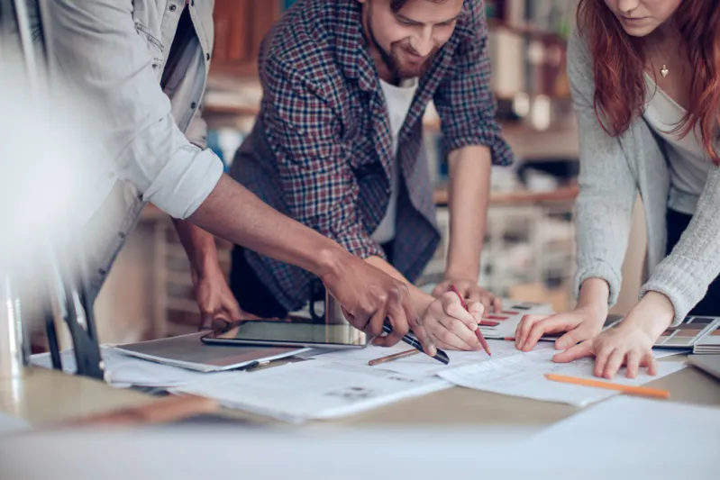 فريقك غارق في المهام.. كيف تتعامل مع عجز عددهم دون زيادة الميزانية؟