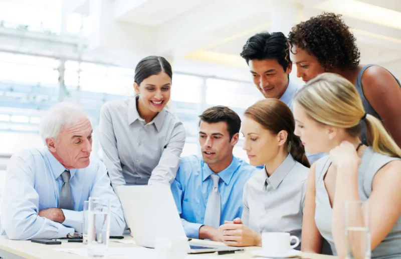 إنفوجراف| قم بالقضاء على بيئة العمل السلبية على طريقة ساتيا نادالا 