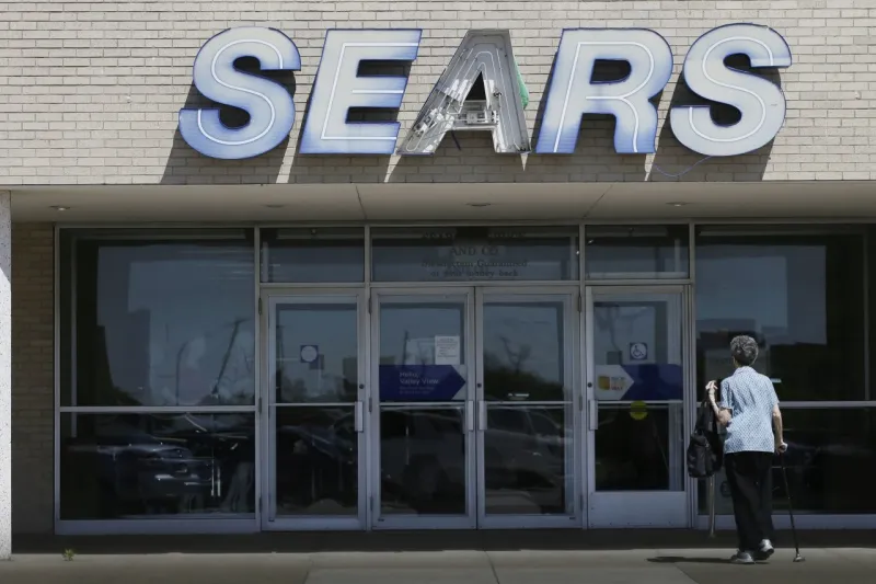 مجموعة "سيرز" تُشهر إفلاسها وتعلن إغلاق متاجرها في هذا الموعد