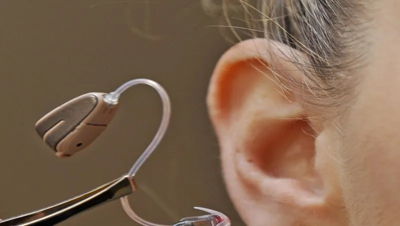 السمع عبر الجلد.. كيف يمكن أن تسهم التقنية في مساعدة ضعاف السمع؟ (فيديو)