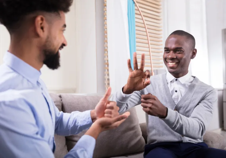 السمع عبر الجلد.. كيف يمكن أن تسهم التقنية في مساعدة ضعاف السمع؟ (فيديو)