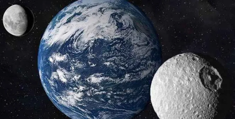 بسعر خيالي.. بيع قطعة من القمر في مزاد بأمريكا