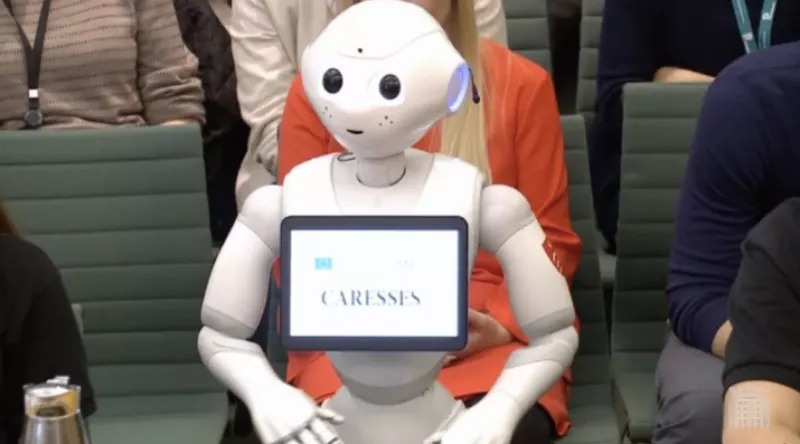 شاهد.. كيف مثل الروبوت بيبر أمام مجلس العموم البريطاني وأدلى بشهادته