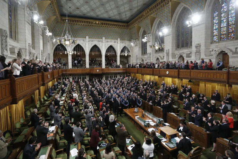 شاهد.. كيف مثل الروبوت بيبر أمام مجلس العموم البريطاني وأدلى بشهادته