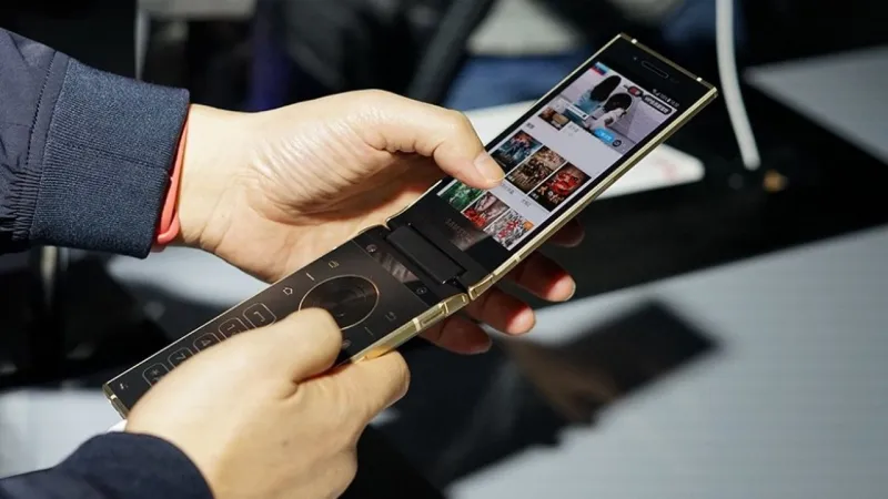 تسريبات تكشف مواصفات هاتف" سامسونج" المرتقب ذو "الروحين"