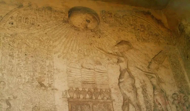 صفحات بعبق التاريخ.. كتاب يعود للعصر الفرعوني يتجاوز سعره 1.3 مليون يورو