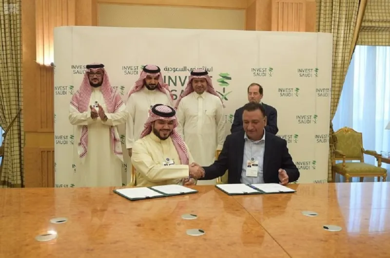 "مستقبل الاستثمار"... توقيع 3 اتفاقيات لإنشاء آلاف الوحدات السكنية