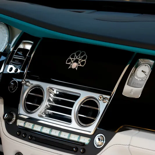 «رولز رويس» تكشف عن نسختها الخاصة المستوحاة من صيد اللؤلؤ (صور)