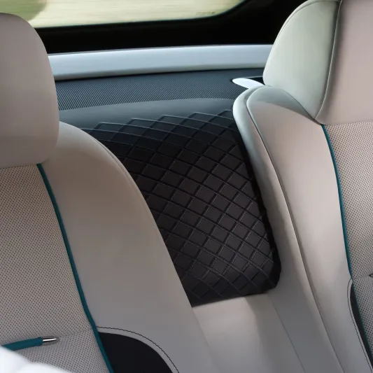 «رولز رويس» تكشف عن نسختها الخاصة المستوحاة من صيد اللؤلؤ (صور)