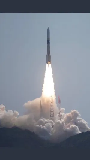 كل ما تريد معرفته عن خليفة سات.. أول قمر صناعي إماراتي