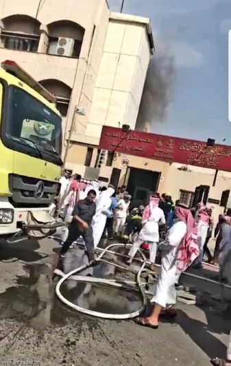 شاهد| حريق بمبنى الأحوال المدنية بالدمام.. وإخلاء سريع للموظفين