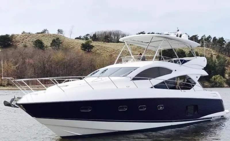 صور| Sunseeker Manhattan 60 أفخم يخت فندقي في هونغ كونغ