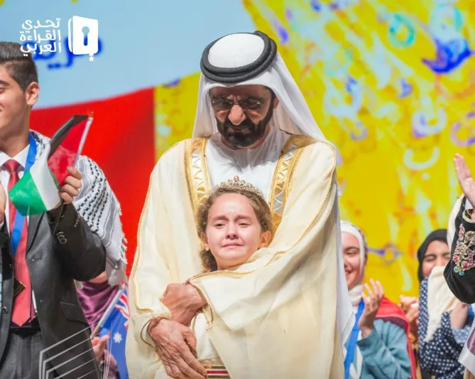 موقف إنساني.. شاهد ماذا فعل الشيخ محمد بن راشد مع طفلة مغربية (فيديو)