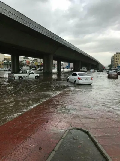 أمطار رعدية غزيرة على جدة.. هكذا تفاعل رواد تويتر (فيديو)