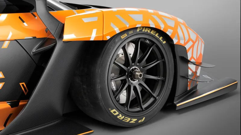 «ماكلارين» تكشف عن وحشها القادم بقوة 813 حصانًا (فيديو)