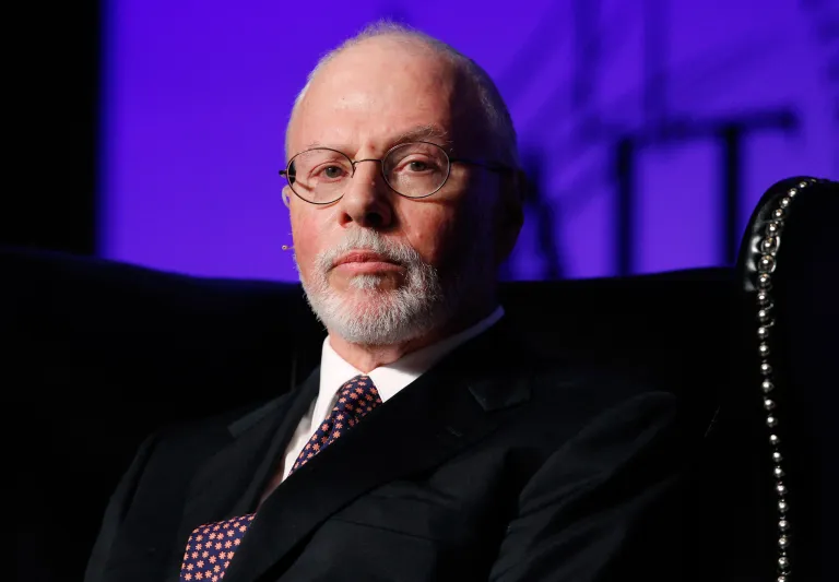 بول سينجر.. الإرهابي المالي ومصاص دماء الدول المتعثرة ماليا