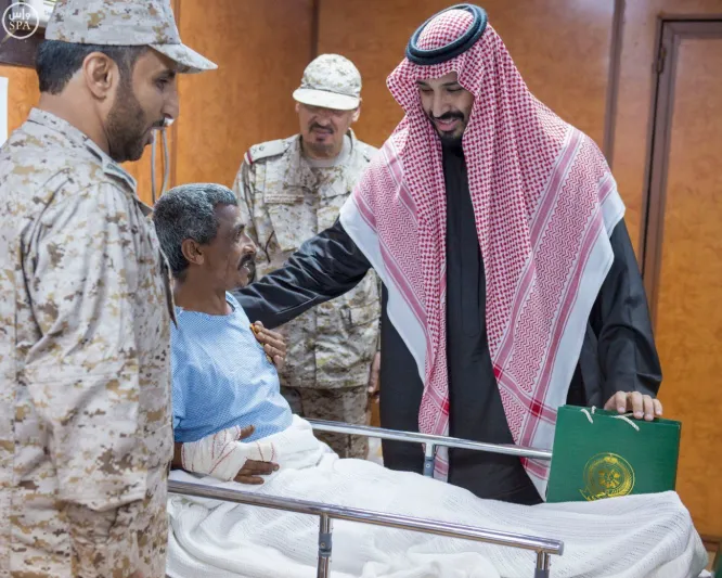 الأمير محمد بن سلمان يزور مصابي الحد الجنوبي.. ويوجه لهم هذه الرسالة (فيديو)