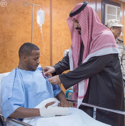 الأمير محمد بن سلمان يزور مصابي الحد الجنوبي.. ويوجه لهم هذه الرسالة (فيديو)
