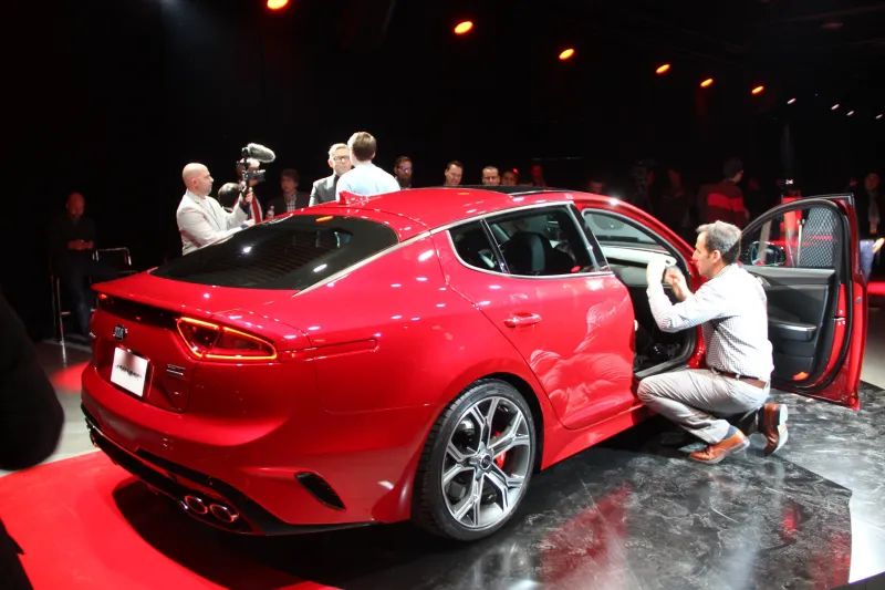 "هيونداي" و"كيا" يعلنان استعدادهما لإطلاق سيارات تعمل بالطاقة الشمسية في 2019 