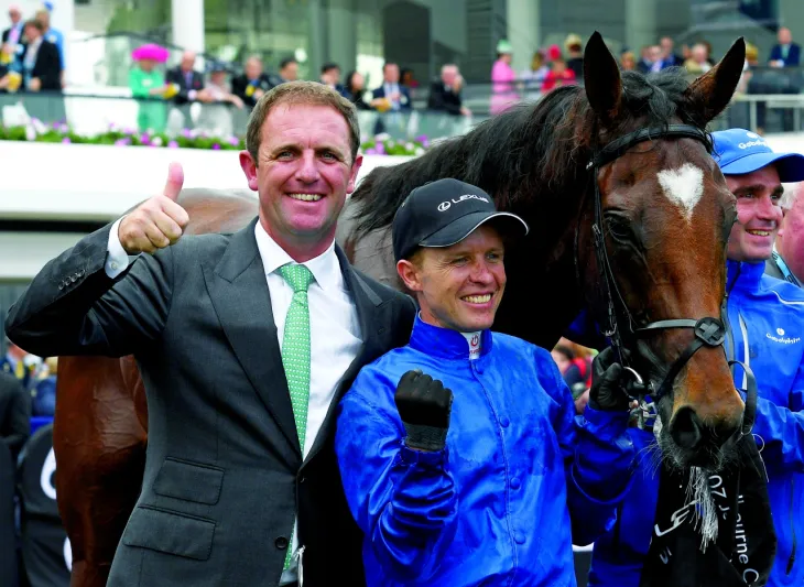 بعد 30 عاماً وملايين الدولارات.. حاكم دبي يفوز بكأس ملبورن