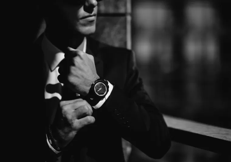 صناعة الساعات.. مهنة تتخطى الأجيال (فيديو)