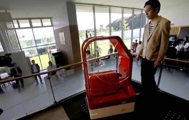  شاهد| أول فندق في العالم يعتمد على روبوتات بقدرات بشرية ( فيديو وصور)