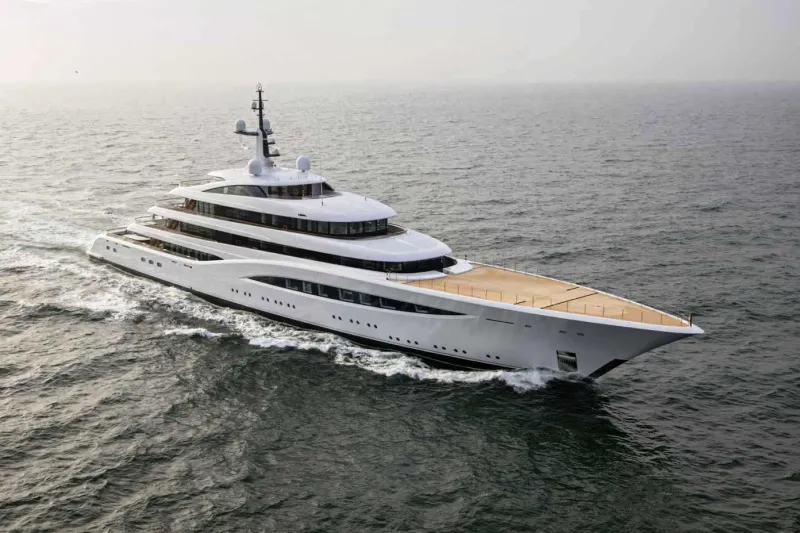 تعرف على اليخت الفائز بجائزة الأفضل في العالم (فيديو)