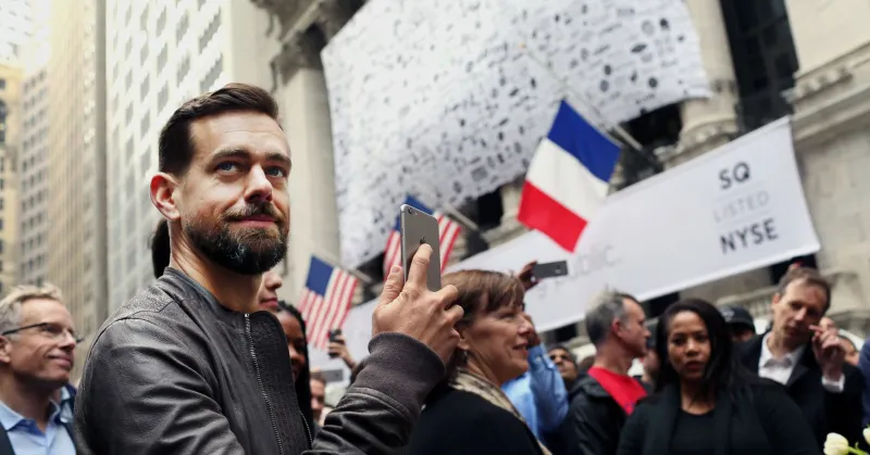 كيف يدير الملياردير جاك دورسي شركتي تويتر وسكوير بدون استخدام حاسب آلي؟