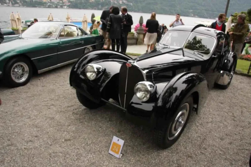 سعر خيالي.. كم بلغت قيمة سيارة "رالف لورين" البوجاتي النادرة؟