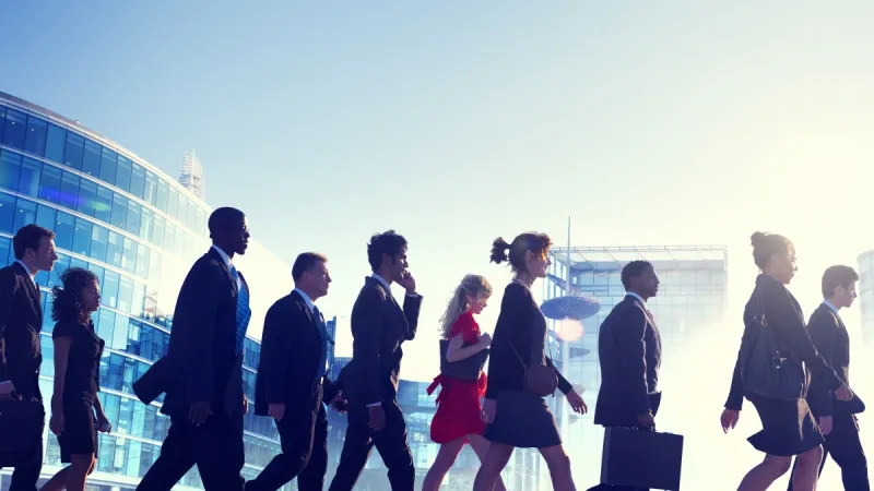 هذه نسبة الموظفين الملتزمين بأداء عملهم