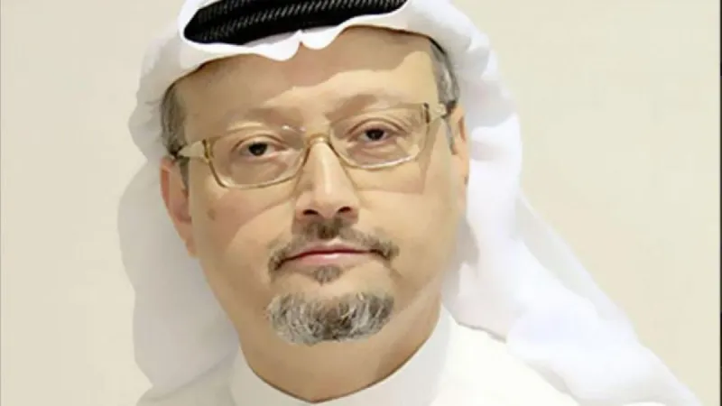 شاهد| إقامة صلاة الغائب على خاشقجي في الحرم النبوي والمكي بحضور نجله صلاح.. (فيديو)