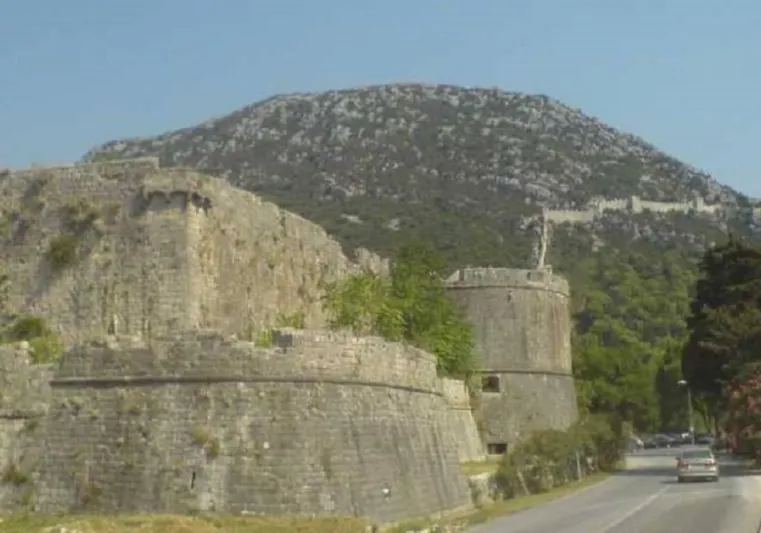 لم ينل شهرة واسعة.. هل ينافس سور أوروبا العظيم "العجيبة" الصينية؟