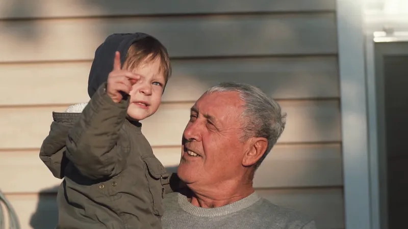 كيف يحتفل العالم بـ اليوم العالمي للطفل؟.. الحياة تتحول إلى اللون الأزرق 