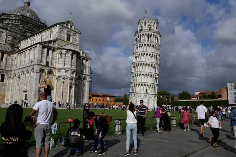 برج بيزا المائل يفاجئ الجميع يؤكد استقامته!