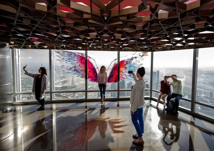 قصة الأجنحة على واجهة برج خليفة في دبي؟